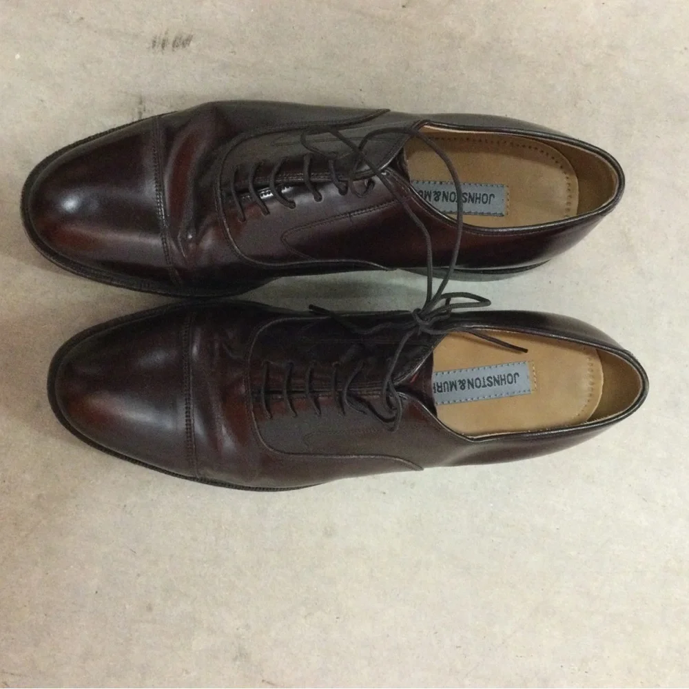 Johnston & Murphy Men’s Dark Brown Leather Cap-Toe Oxfords